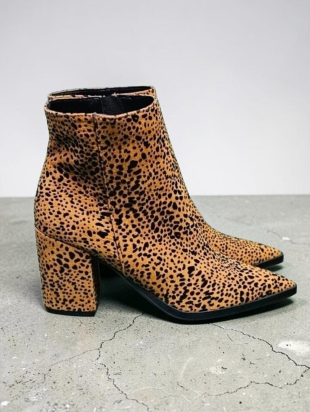 QUPID | Cheetah spotted high-ankle heeled boots